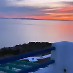 Mykonos Athanasia Seaview Oasis By The Port Hulákia